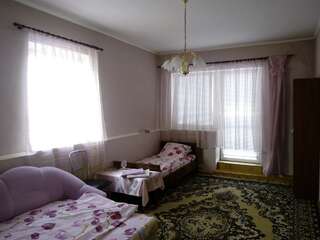 Гостевой дом Guest House v Svyatopetrovskom Петровское Двухместный номер с 1 кроватью и общей ванной комнатой-12
